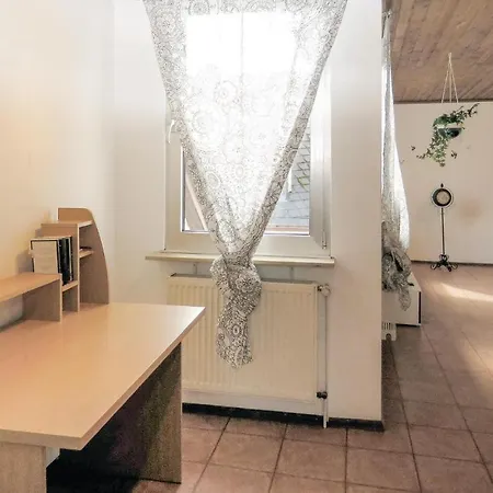 1 Bedroom Lovely In Apartment *